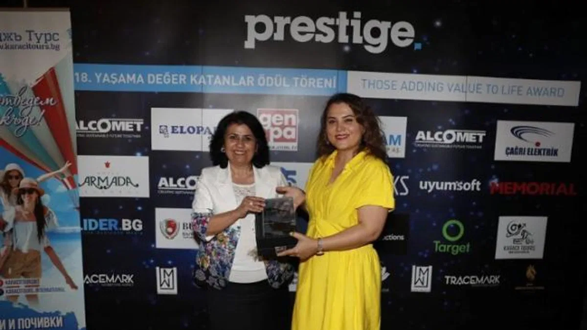 Başkan Hürriyet, “Yaşama Değer Katanlar” ödülü aldı