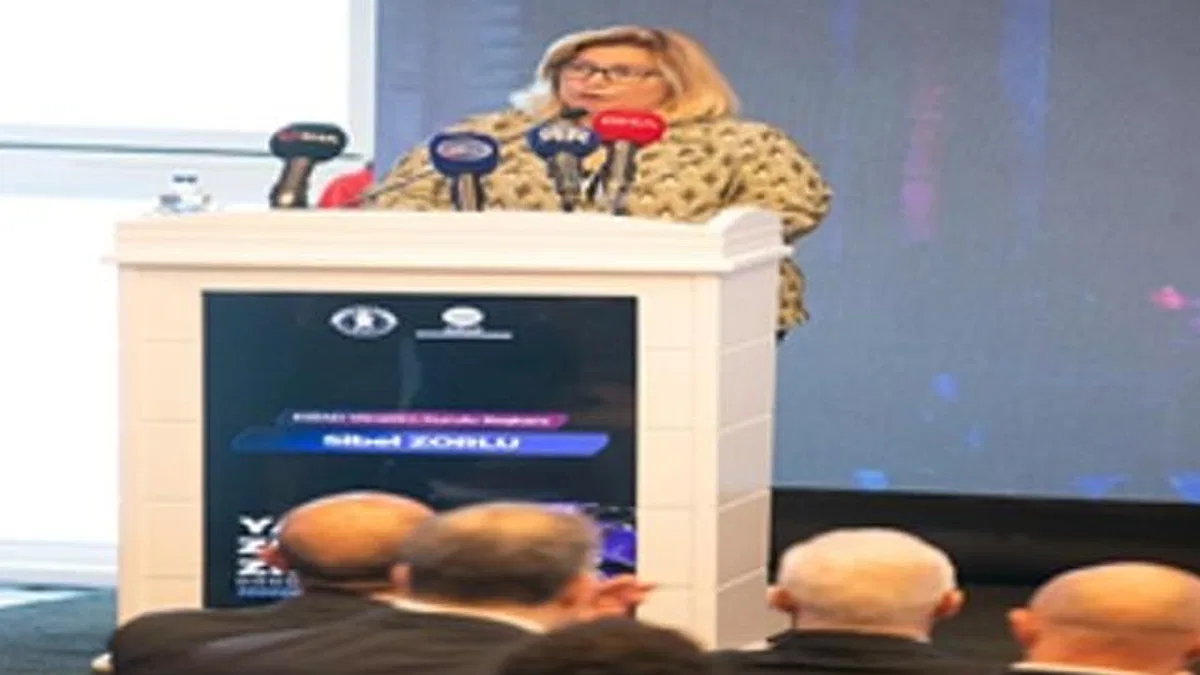 Başkan Tugay, Yapay Zekâ Zirvesi’nde konuştu