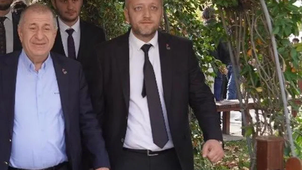 Zafer Partisi Bursa’da Leman karikatürüne ve Atatürk hakaretlerine tepki