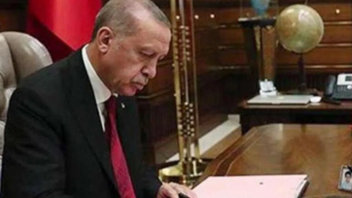 Bazı bakanlıklarda atama ve görevden almalar Resmi Gazete’de
