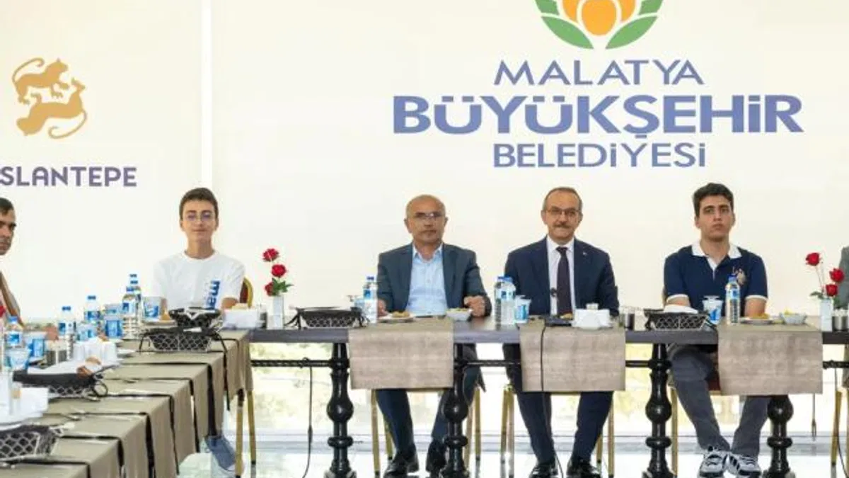 Malatya’da başarılı öğrenciler onuruna yemek