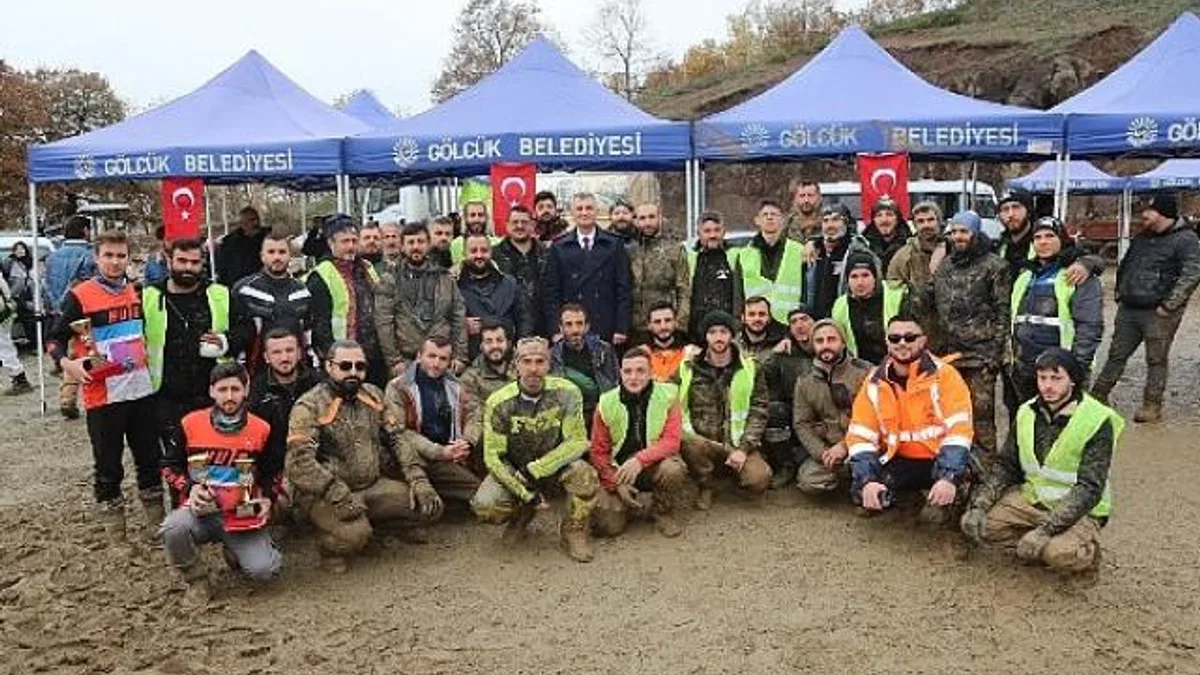 Gölcük’te ATV yarışları nefesleri kesti.