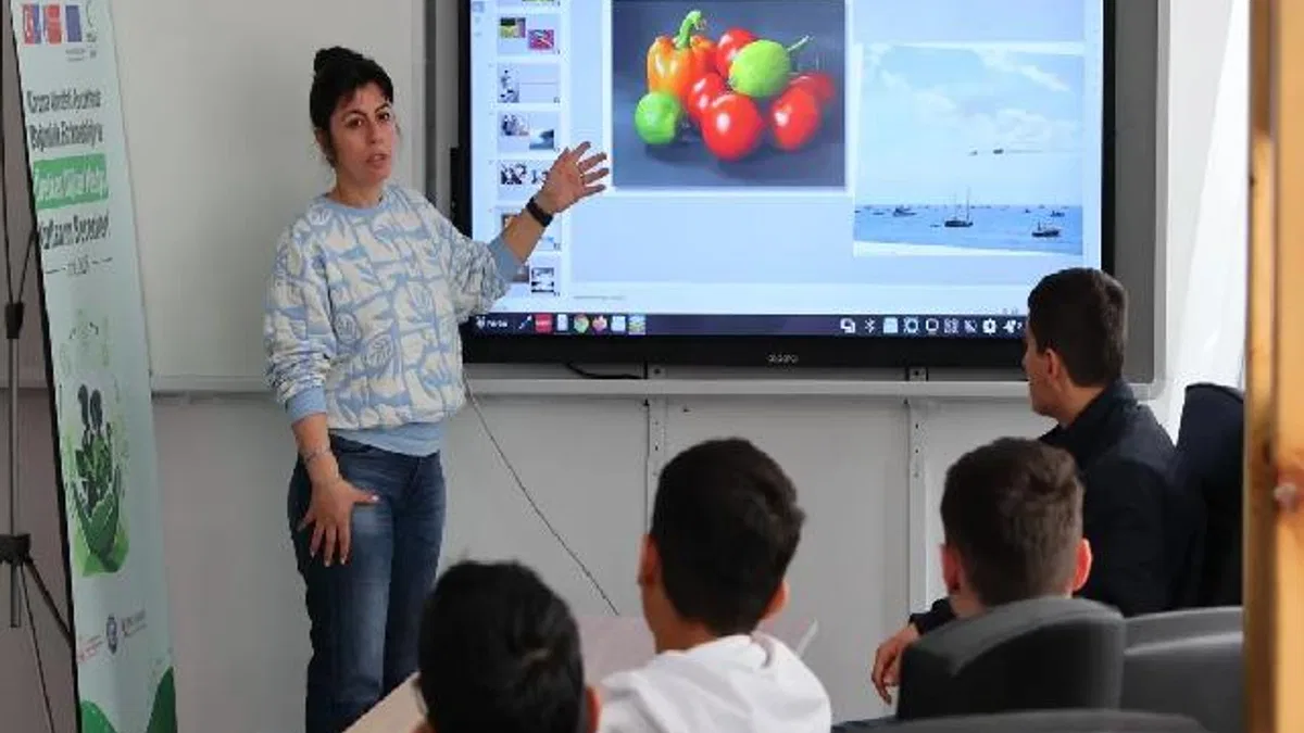 YEŞİLAY İzmir’den çocuklara dijital farkındalık eğitimi