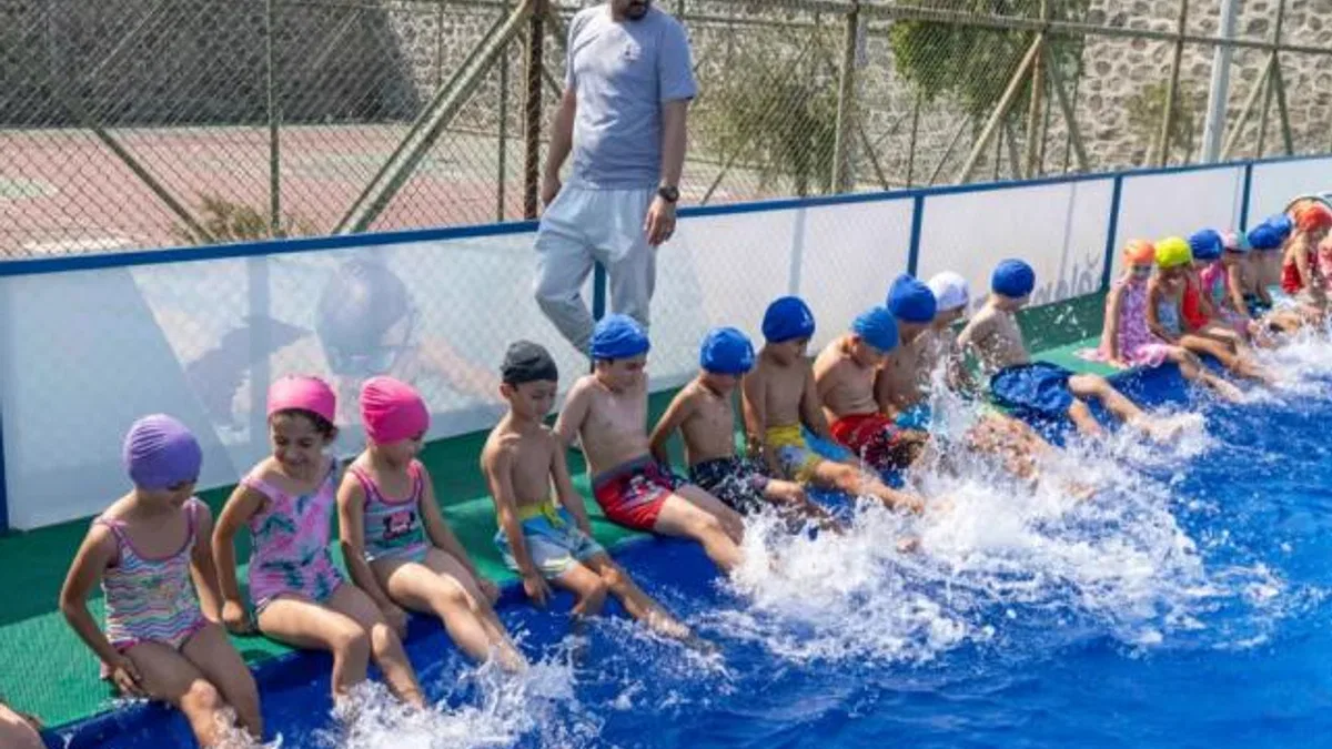 İzmir’de mahalleye havuz geldi, çocuklar bayram etti