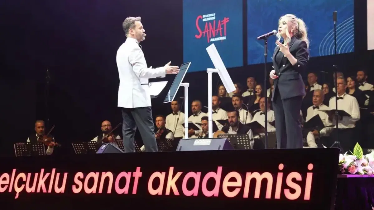 Konya Selçuklu’da Müzeyyen Senar şarkıları yankılandı