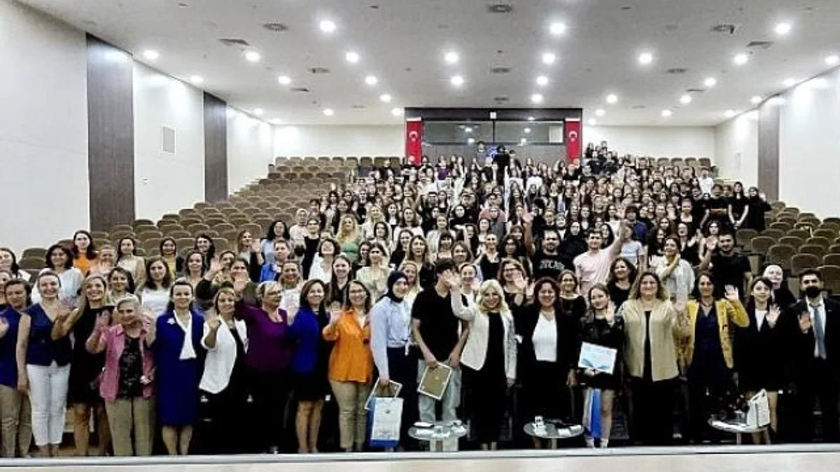 EÜ Hemşirelik Fakültesinde, “2024-2025 Eğitim – Öğretim Yılı 1. Sınıf Oryantasyon Programı” düzenlendi