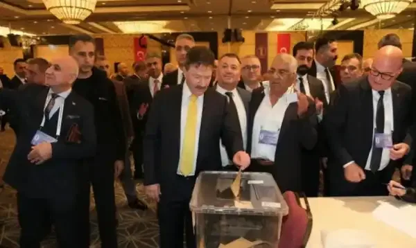 Mehmet yiğiner Türkiye esnaf ve sanatkârları konfederasyonu genel başkanlığına seçildi
