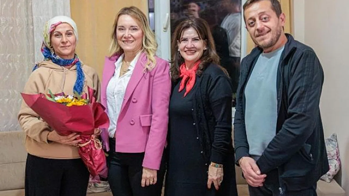Başkan Mutlu yeni yılı komşularıyla birlikte karşıladı