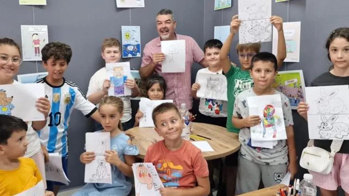Ayvalık’ta minik sanatçılar karikatür atölyesinde buluştu