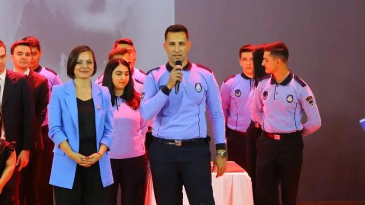 İzmir Karabağlar’da aday memurlar yemin etti
