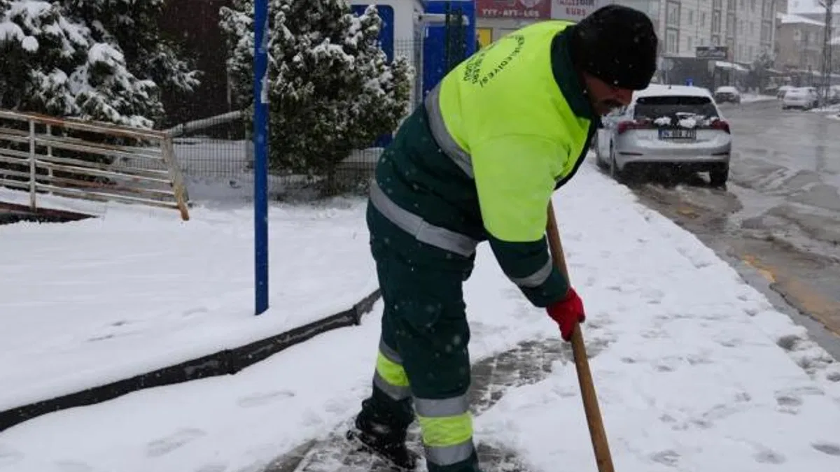 Ankara Keçiören’de kar yağışına hızlı müdahale