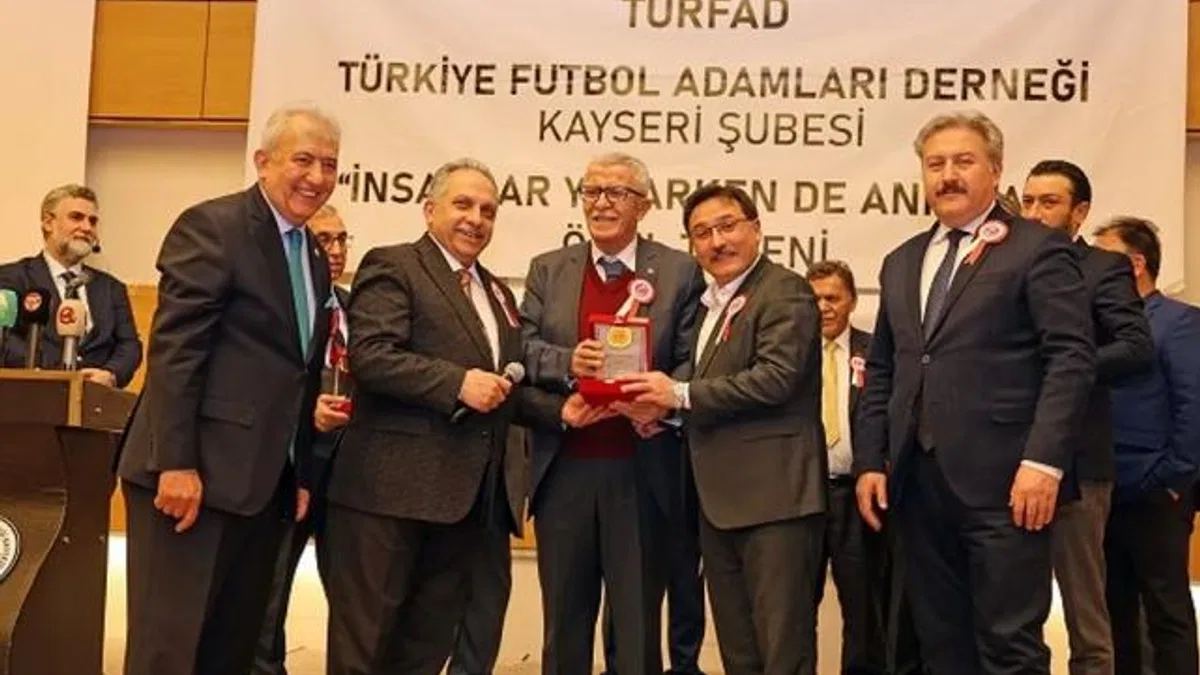 TÜRFAD Kayseri’den Başkan Mustafa Yalçın’a ödül