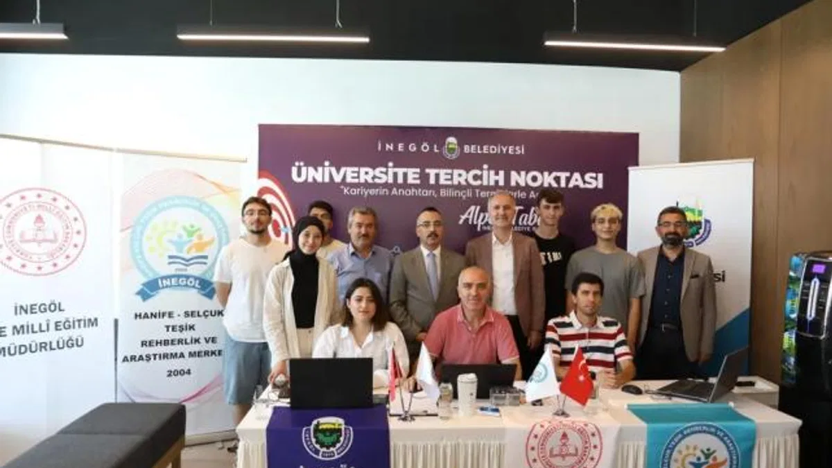İnegöl’de protokol üyeleri üniversite adaylarına moral depoladı