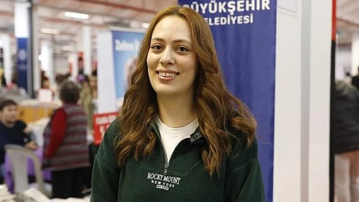 Aydın Büyükşehir Belediyesi’nin ev sahipliğinde Fuar Aydın’da düzenlenen Aydın Kitap Fuarı devam ediyor.