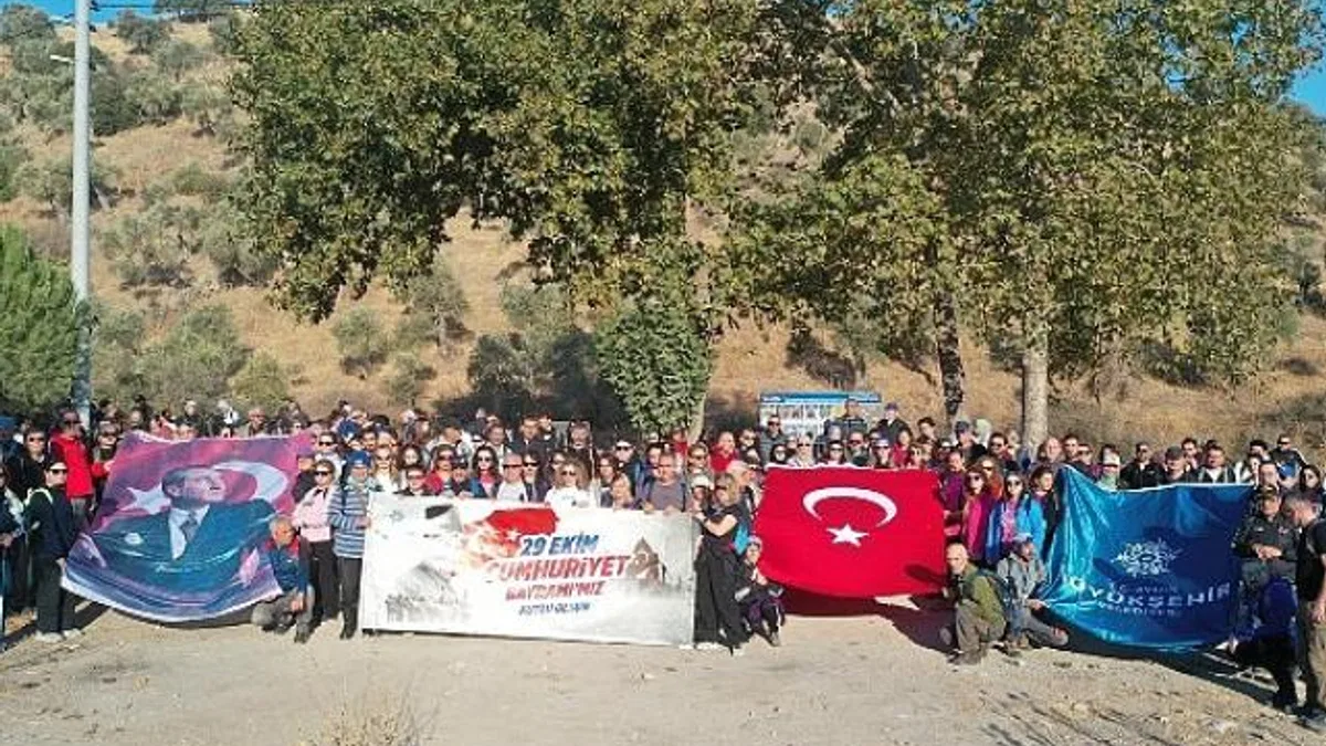 Başkan Çerçioglu, Aydınlıları Cumhuriyet’in 101. Yılında Trekking Etkinliğinde Buluşturdu