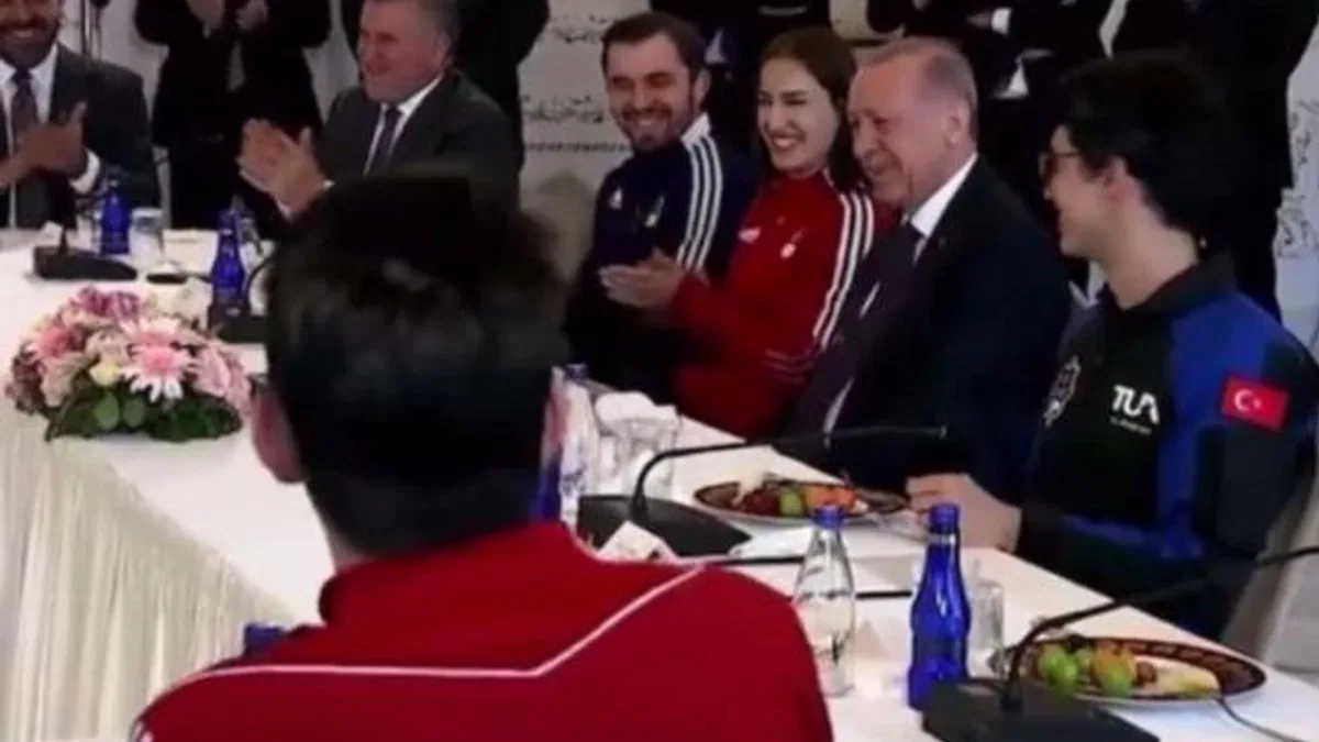 Cumhurbaşkanı Erdoğan’ın milli sporcu ile güldüren diyalogu
