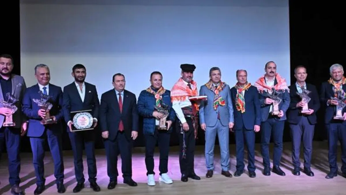 Başkan Uysal, ‘Ayağa kalkmamız lazım’