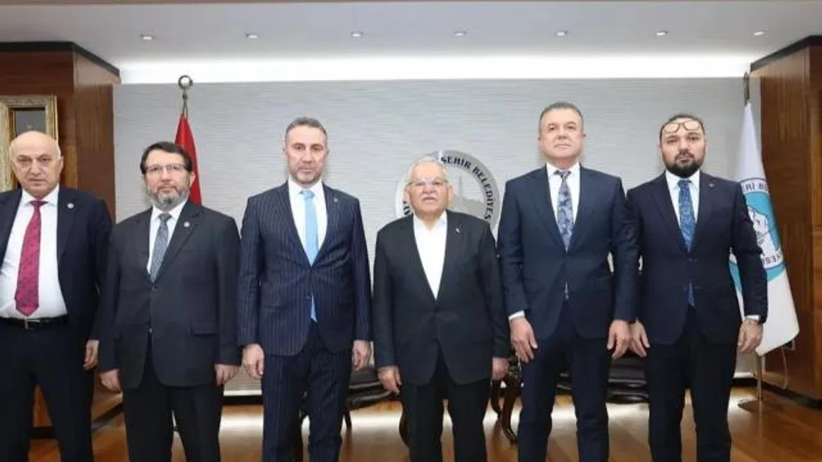 Memduh Büyükkılıç’tan ‘birlik’ mesajları