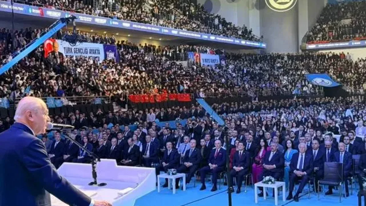 Bahçeli Büyük Kurultay’da konuştu: Türk gençliği Türkiye Yüzyılı’nın teminatıdır