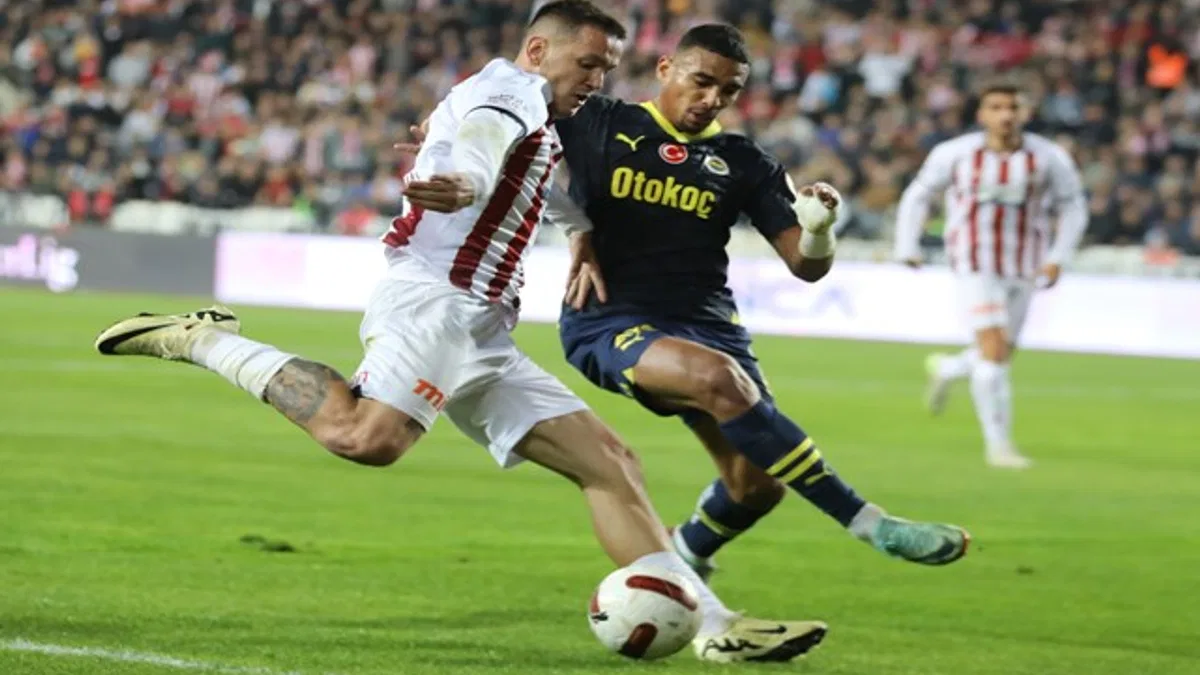 EMS Yapı Sivasspor 2- 2 Fenerbahçe (Maç Sonucu) Fenerbahçe Sivas’ta yara aldı!