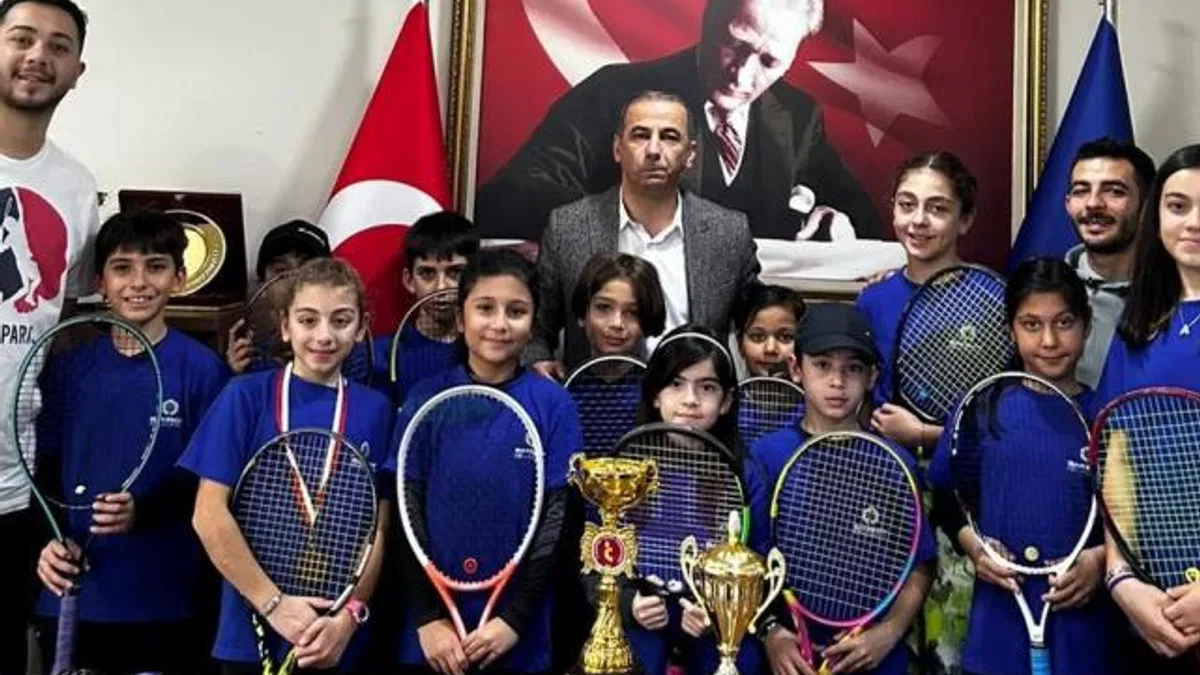 İstanbul Bakırköy’de sporcular başarıya koşuyor