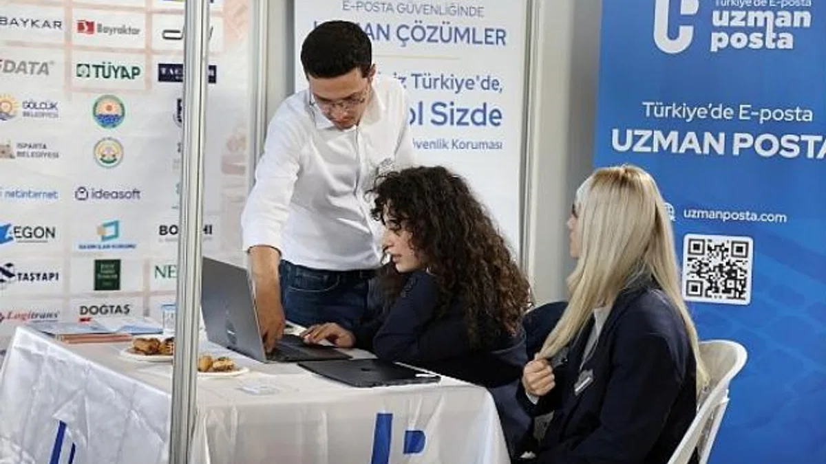 Bilişim Fuarı stantlarına 7’den 70’e yoğun ilgi