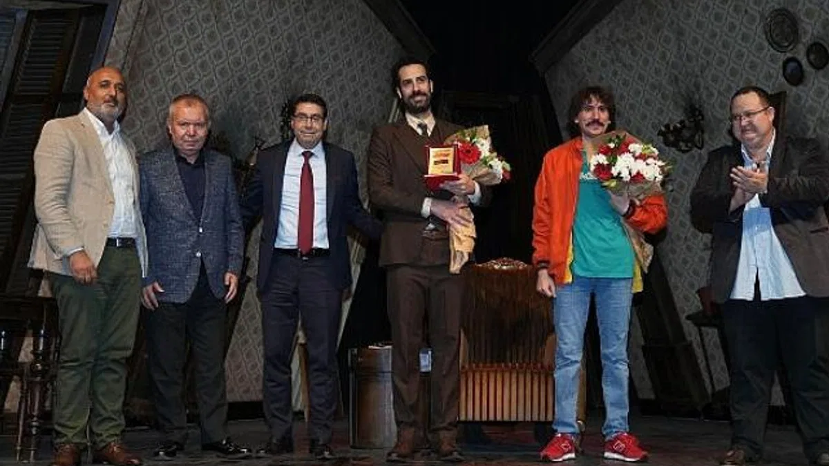 İBB Şehir Tiyatroları, 9. Adana Şehir Tiyatroları Festivali’nde seyirciyle buluştu.
