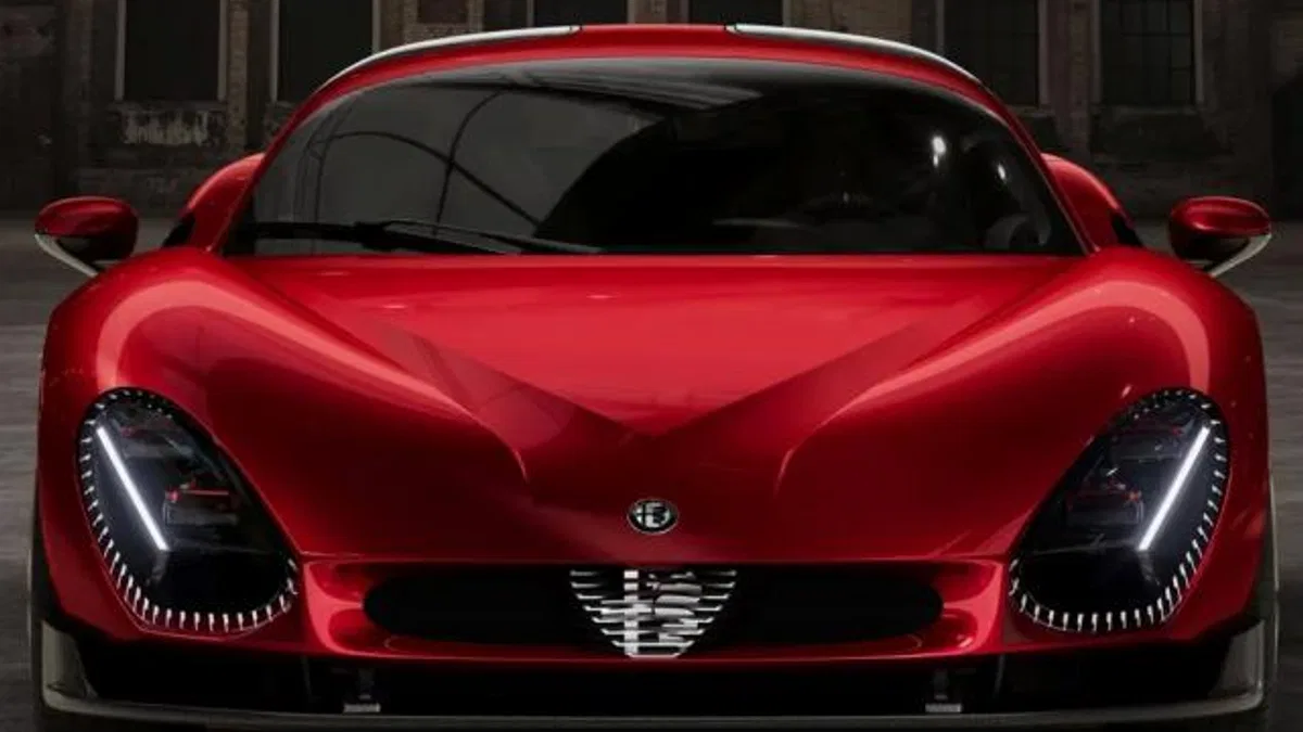 İşte Alfa Romeo 33 Stradale’nin ‘Kükreyişi’