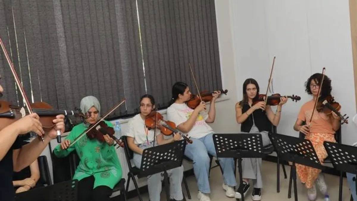 Konya’da Karataylı gençler yazı dolu dolu geçiriyor