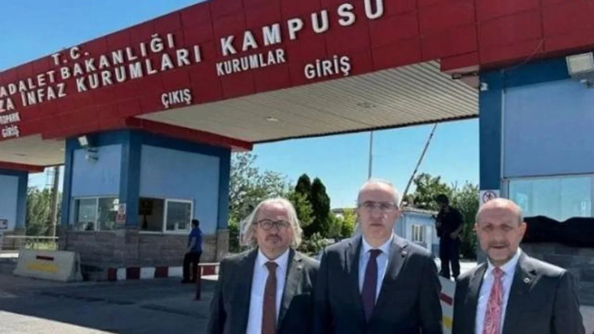 Saadet Partili vekiller Sinan Ateş davasını takip etti