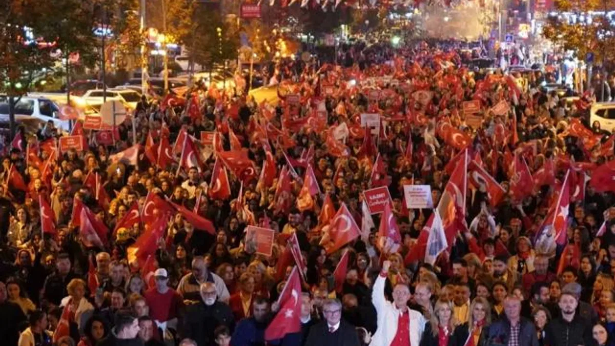 Beylikdüzü Cumhuriyet’in ilanının 101. yılını coşkuyla kutladı