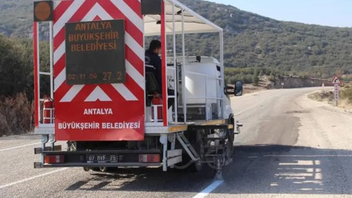 Antalya’da yollara bakım onarım