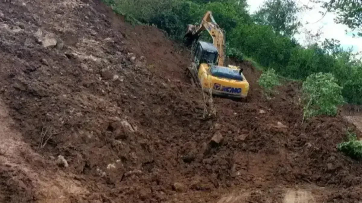 Ordu’da yoğun yağış sonrası heyelan mesaisi