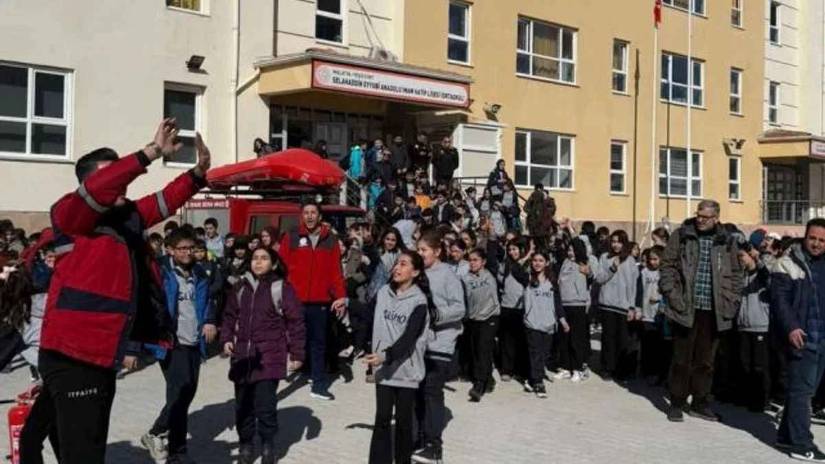Malatya Büyükşehir’den öğrencilere afet bilinci