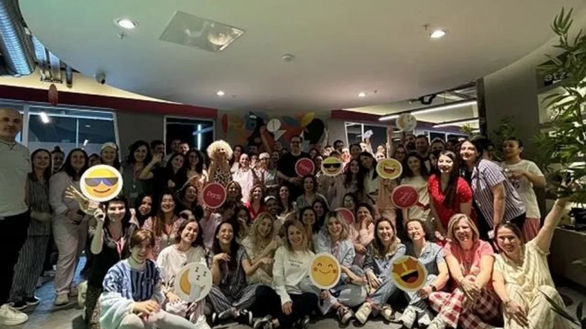 3 bin fazla kişi işe pijamayla gitti
