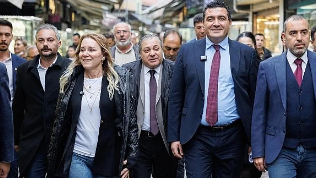 Karasu ve Mutlu sokakta halkın nabzını tuttu