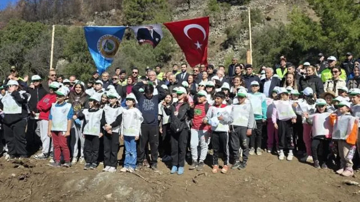 Antalya Kumluca’da fidanlar toprakla buluştu!