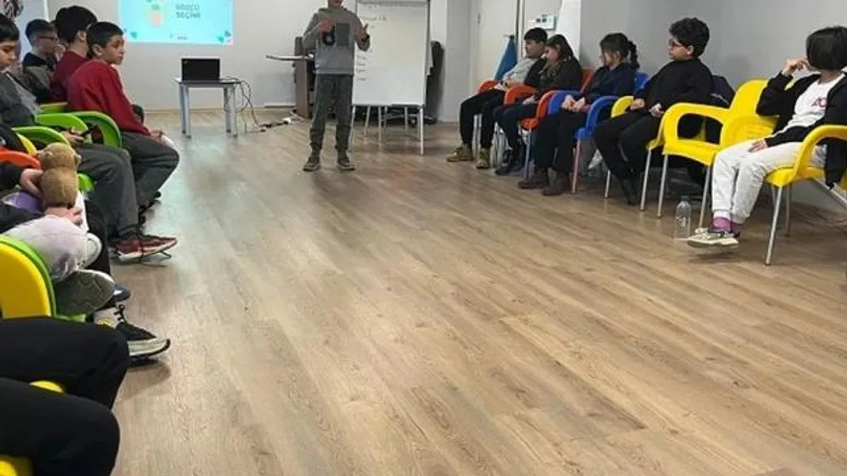 İzmir Çocuk Meclisi’nde seçim heyecanı