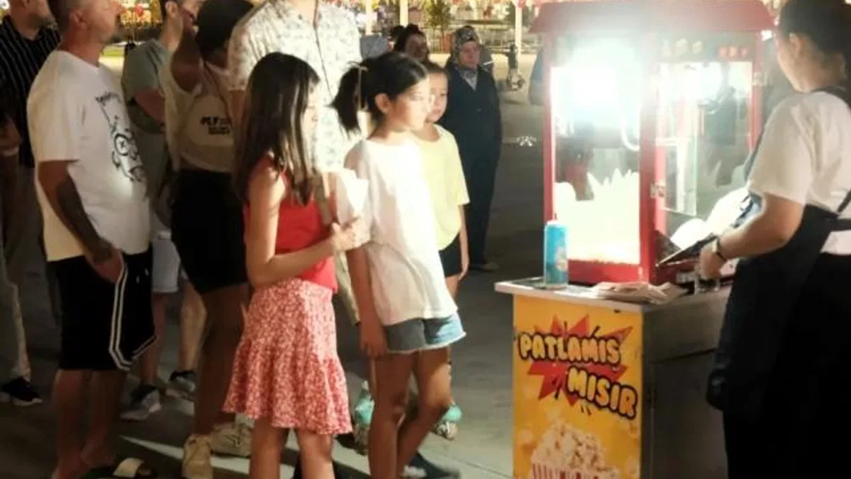 Milli İrade’de açık havada sinema keyfi devam ediyor