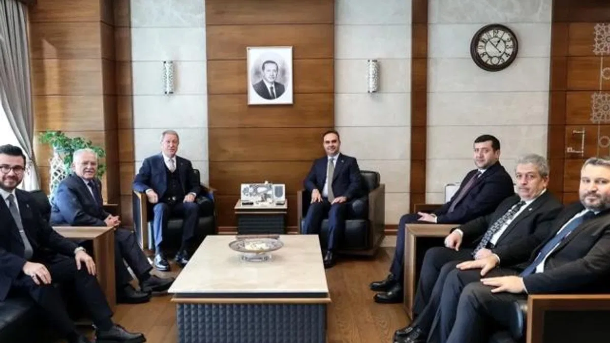 Memduh Büyükkılıç’tan Bakan Kacır’a ziyaret