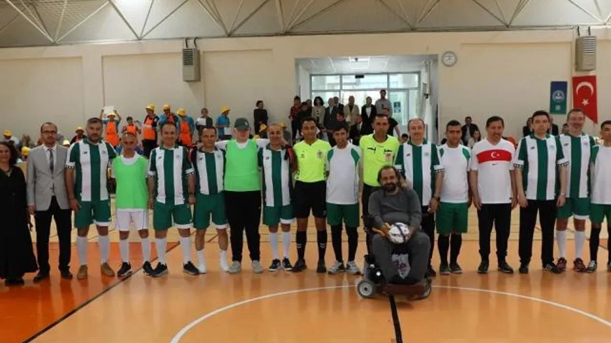 Konya Karatay’da özel öğrenciler futsalda ter döktü