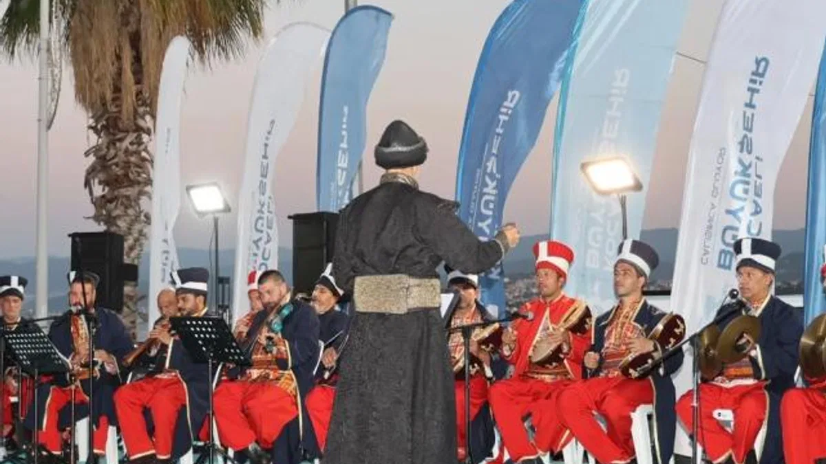Kocaeli Büyükşehir Mehter Takımı kalplere dokundu