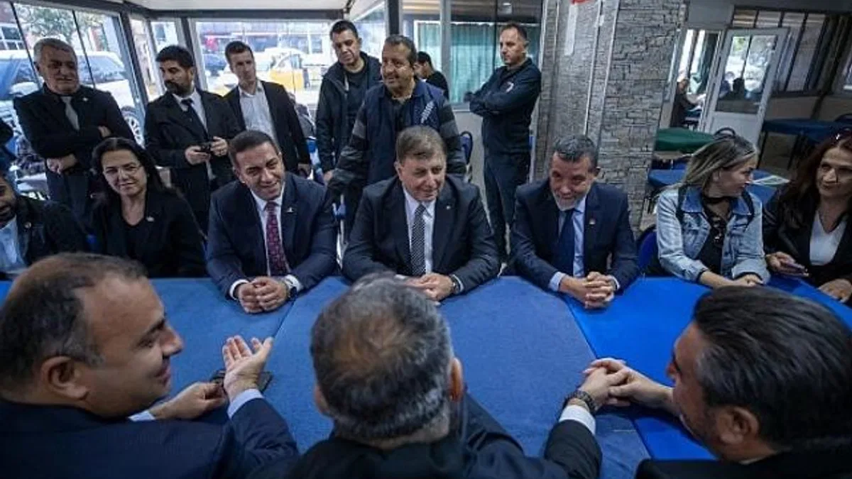 Başkan Tugay Atatürk için düzenlenen hayır yemeğine katıldı