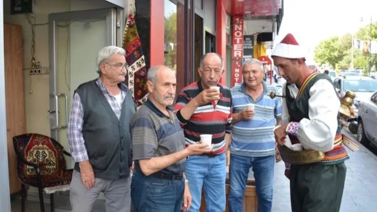 Nevşehir Belediyesi’nden limonata ikramı