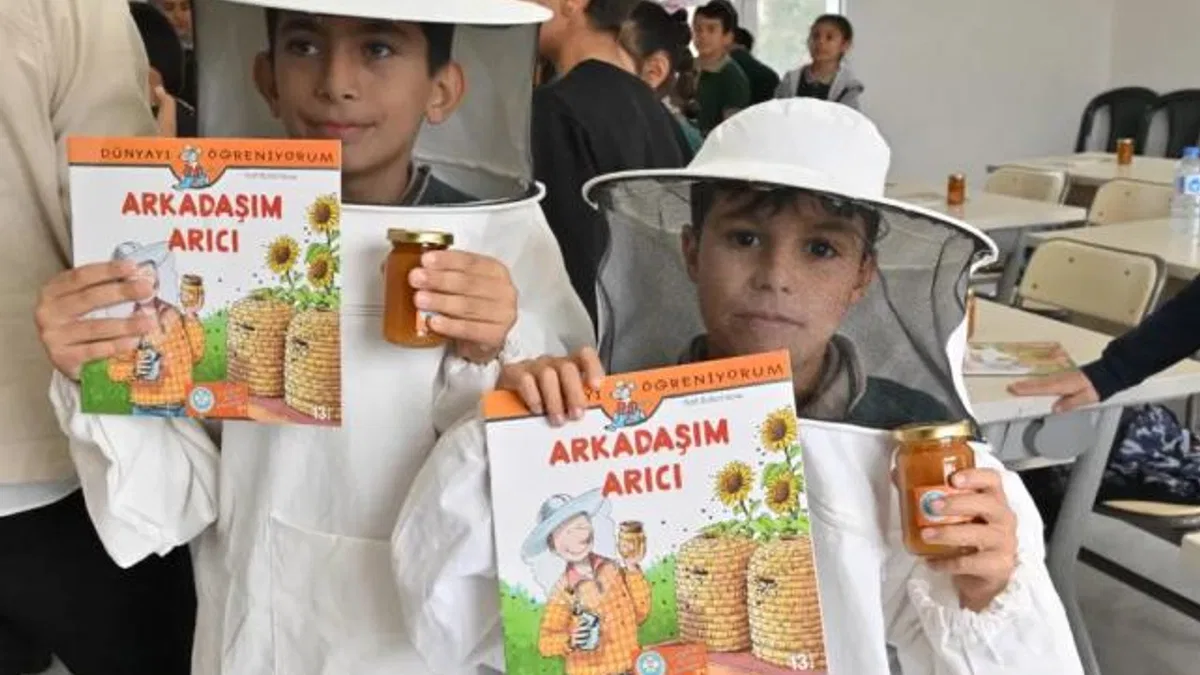 Manisa’da miniklere arıların dünyası tanıtılıyor