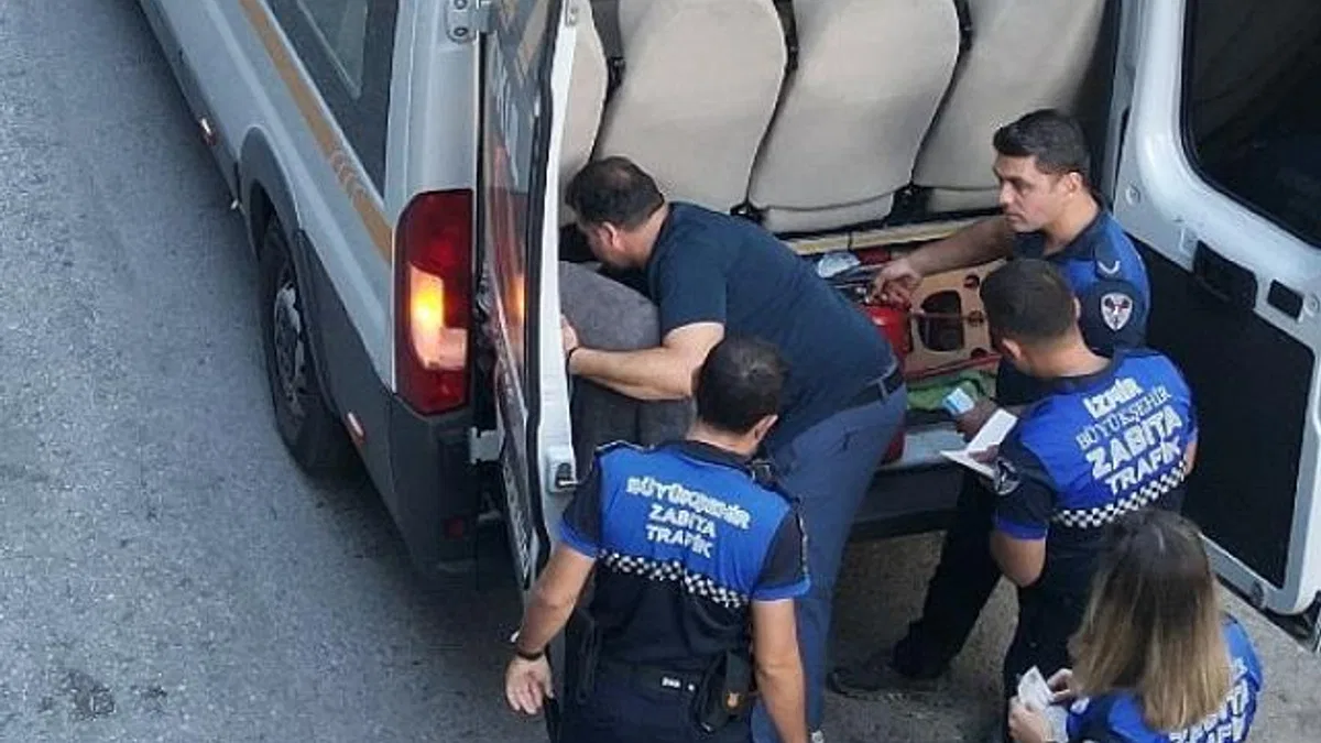 İzmir Büyükşehir Belediyesi’nden servis araçlarına sıkı denetim