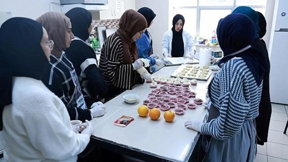 Geleceğin anneleri mutfakta becerilerini sergiledi