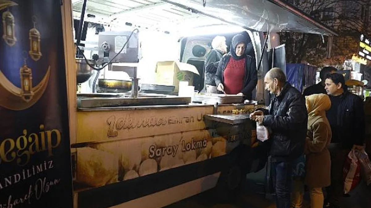 Antalya Büyükşehir Belediyesi’nden kandilde lokma ikramı