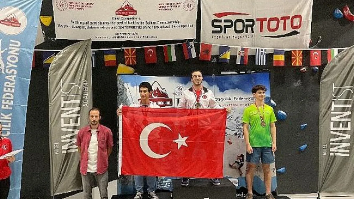 Ay Yıldızlı Forma ile Ülkemize Altın Madalya Kazandıran Mustafa Sacit Sümer Balkan Şampiyonu Oldu