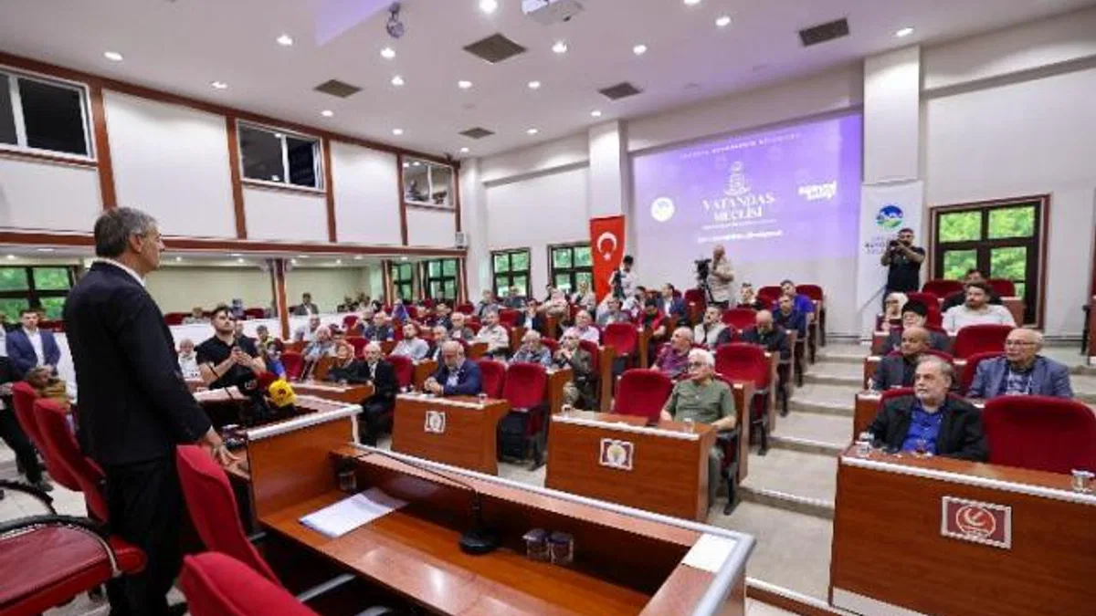 Başkan Alemdar vatandaşa meclisin kapısını açtı